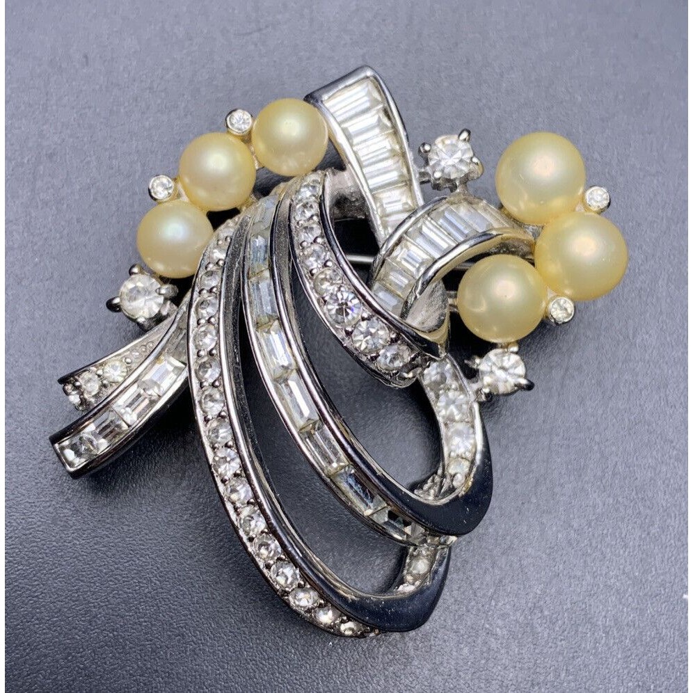Pennino Brooch Pin Faux Pearl Baguette Clear Rhinestone Channel Set Vintage